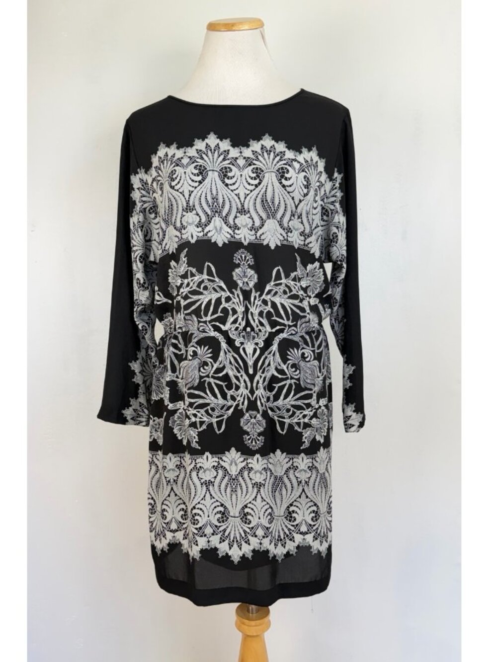 BCBG Max Azira Dress Black White Abstract Print Elastic Waist Size Small
